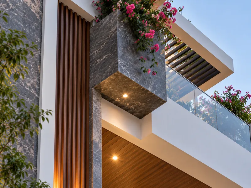 Chi tiết ban công biệt thự hiện đại — tường ốp gỗ dọc, trần đá marble và chậu hoa giấy hồng